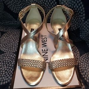 Nine west gold metallic heels
